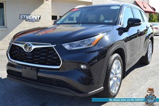 Used 2021 Toyota Highlander Limited image 1