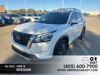 New 2025 Nissan Pathfinder SL w/ SL Premium Package image 1