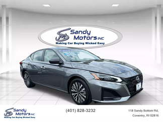 Used 2024 Nissan Altima 2.5 SV image 1