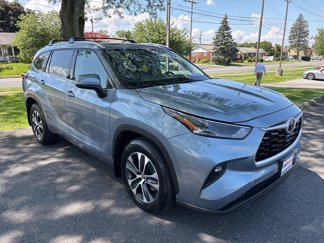 Used 2022 Toyota Highlander XLE image 1