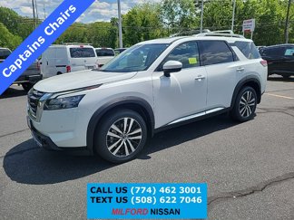 New 2025 Nissan Pathfinder Platinum image 1
