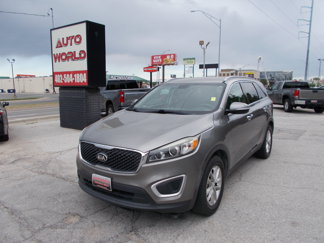 Used 2016 Kia Sorento LX image 1