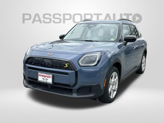 New 2025 MINI Cooper Countryman S E image 1