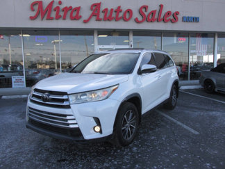 Used 2019 Toyota Highlander XLE image 1