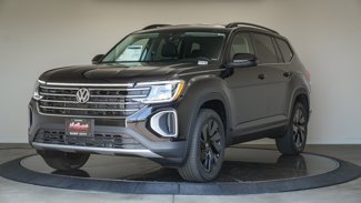 New 2025 Volkswagen Atlas SE image 1