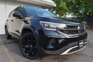 Used 2022 Volkswagen Taos SE w/ Panoramic Sunroof Package image 1