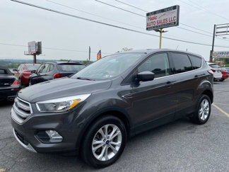 Used 2017 Ford Escape SE w/ SE Cold Weather Package image 1