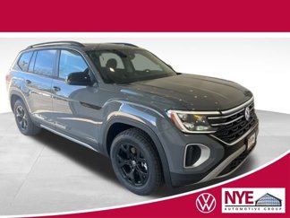 New 2025 Volkswagen Atlas Peak Edition SE image 1