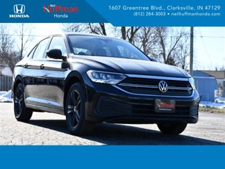 Used 2023 Volkswagen Jetta SE image 1