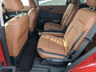 New 2025 Nissan Pathfinder Platinum image 1