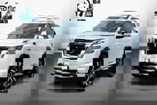 New 2025 Nissan Pathfinder Platinum image 1