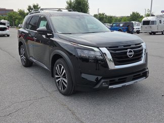 New 2025 Nissan Pathfinder Platinum image 1