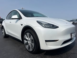 Used 2022 Tesla Model Y Long Range image 1