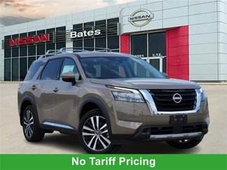 New 2025 Nissan Pathfinder Platinum image 1