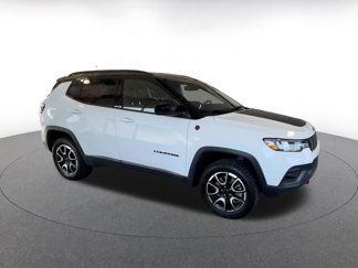 Used 2025 Jeep Compass Trailhawk video 2