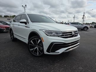 Used 2024 Volkswagen Tiguan SEL R-Line image 1
