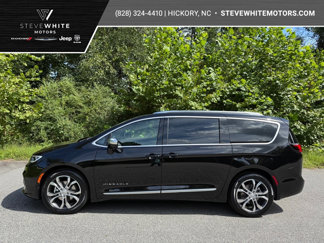 New 2026 Chrysler Pacifica Pinnacle image 1