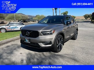 Used 2022 Volvo XC40 T5 R-Design w/ Advanced Package image 1