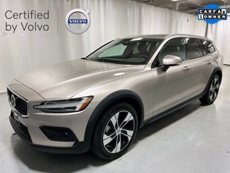 Certified 2024 Volvo V60 B5 Cross Country Plus image 1