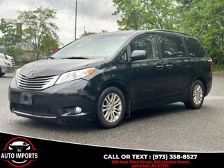 Used 2017 Toyota Sienna XLE Premium image 1