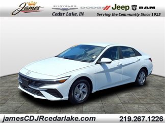 Used 2025 Hyundai Elantra SE image 1
