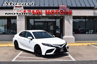 Used 2022 Toyota Camry SE image 1