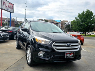 Used 2019 Ford Escape SE image 1