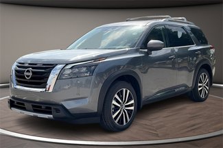 New 2025 Nissan Pathfinder Platinum image 1