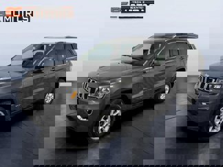 Used 2020 Jeep Grand Cherokee Laredo image 1