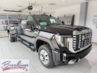 New 2025 GMC Sierra 3500 Denali w/ Denali Reserve Package image 1