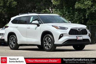 Used 2025 Toyota Highlander XLE image 1