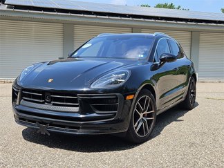 Certified 2024 Porsche Macan S image 1