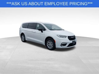 New 2025 Chrysler Pacifica Select w/ Uconnect Theater Family Group image 1