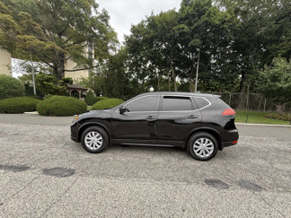 Used 2017 Nissan Rogue S image 1