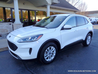 Used 2020 Ford Escape SE image 1