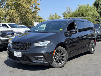 Used 2021 Chrysler Pacifica Touring w/ S Appearance Package image 1