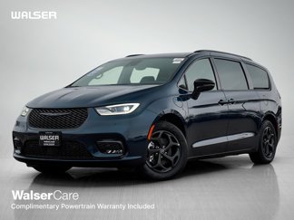 New 2025 Chrysler Pacifica Select image 1