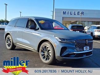 Used 2025 Lincoln Nautilus Premier image 1