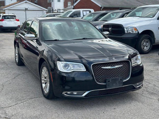 Used 2017 Chrysler 300 C image 1