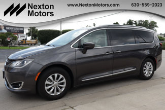 Used 2018 Chrysler Pacifica Touring-L w/ Premium Audio Group image 1