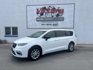 New 2025 Chrysler Pacifica Select image 1