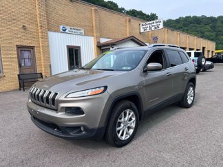 Used 2017 Jeep Cherokee Latitude image 1