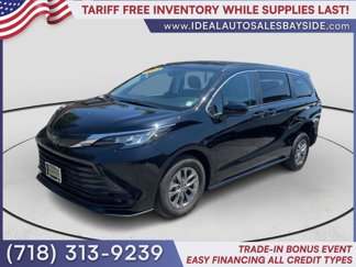 Used 2023 Toyota Sienna LE image 1