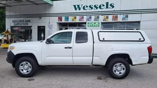 Used 2019 Toyota Tacoma SR image 1