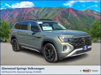 New 2025 Volkswagen Atlas Peak Edition SE image 1