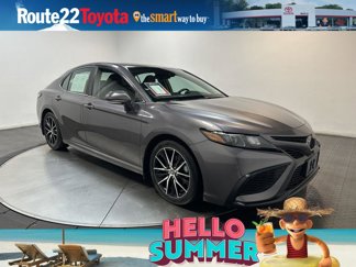 Used 2023 Toyota Camry SE image 1