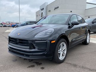 Used 2024 Porsche Macan image 1