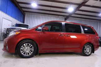 Used 2020 Toyota Sienna image 1