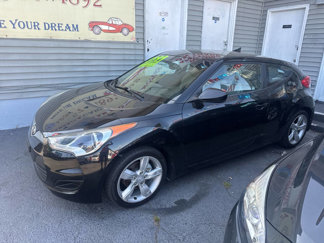 Used 2012 Hyundai Veloster image 1