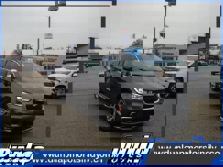 Used 2023 Chrysler Pacifica Limited image 1